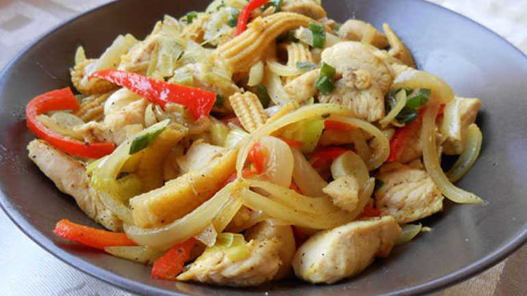 Κινέζικο κοτόπουλο με κάρι… στα γρήγορα